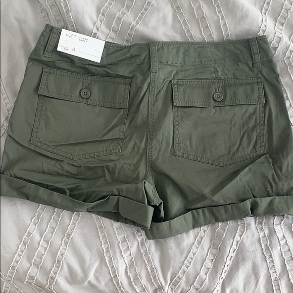 LOFT green cargo shorts Women’s size 4 - Picture 2 of 3